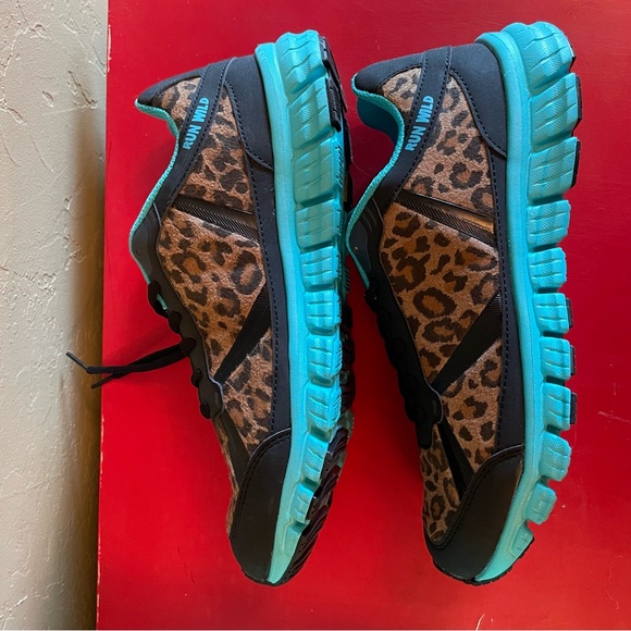 Crazy Train Leopard Turquoise Blue Black Tennis Shoes Lace Up Size 9 Sneakers - Picture 12 of 12